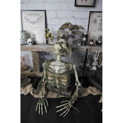 Esqueleto aterrador de un muerto viviente. n1