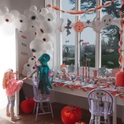 Guirnalda de globos con ojos - Halloween. n3